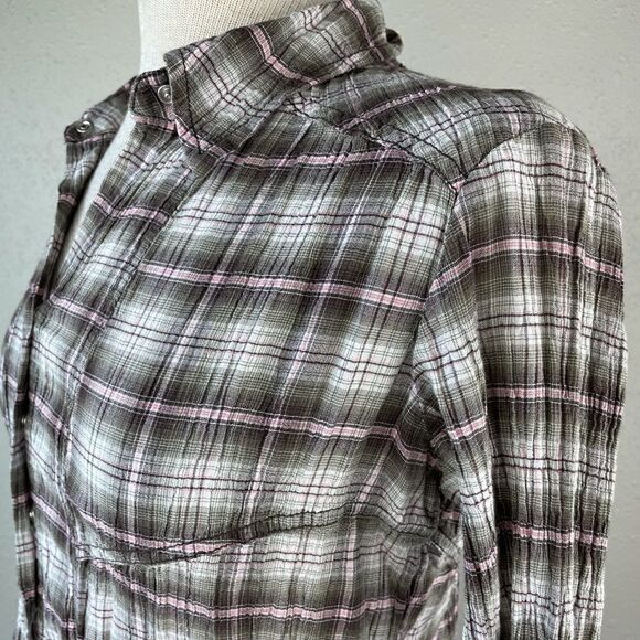 Athleta Pearl Button Down Shirt Size S EUC - Picture 6 of 12